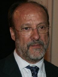 El alcalde no comparte el «purismo» de los asesores del Herreriano y les recuerda el caso del Guggenheim/