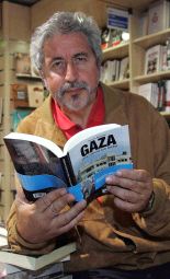 Agustín Remesal, ayer en la librería Margen. / HENAR SASTRE/
