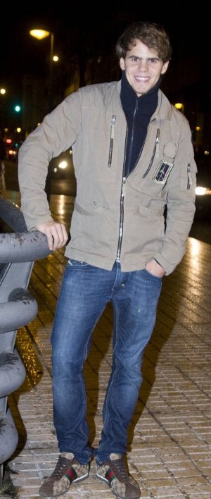 Hugo Álvarez posa en una calle de Zamora. ::
M. A. MONTESINOS/
