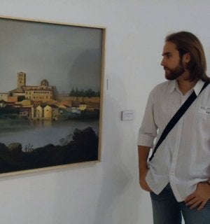 El pintor Miguel Ángel Salgado contempla una de sus obras. :: EL NORTE/