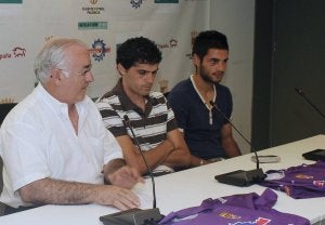 Fernández, Yuste y Gómez, de izquierda a derecha, ayer en La Balastera. ::
V. HERRERO/