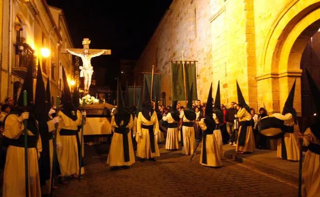 Programa de procesiones del Martes Santo, 27 de marzo, en Zamora ...