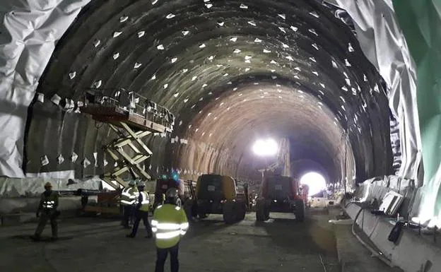 Obras de construcción del túnel de Otero de Sanabria en la línea de alta velocidad entre Madrid y Galicia./A. PÉREZ