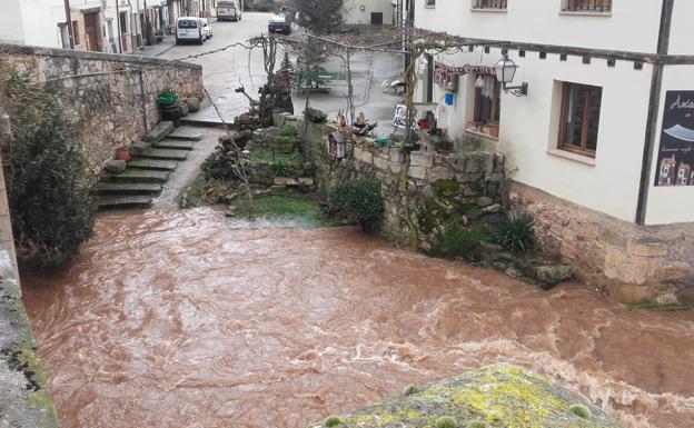 El Arlanza Se Desborda A Su Paso Por Covarrubias Y Lerma Entra En Alerta El Norte De Castilla