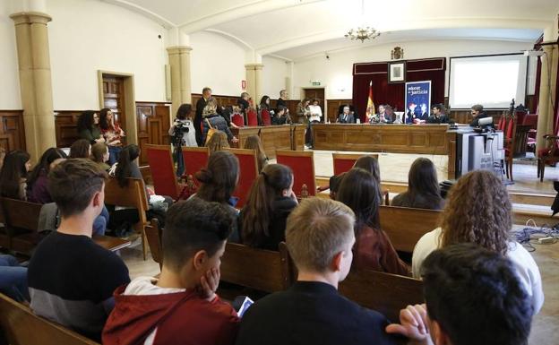 Togas Para Jueces Fiscales Y Abogados Matriculados En El Cuarto Curso De La Eso El Norte De Castilla