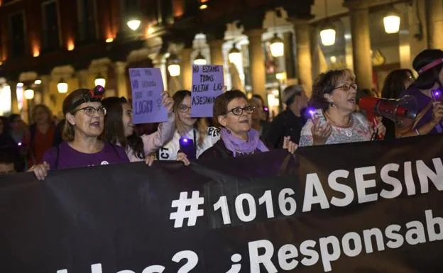 Unas 300 personas se manifiestan en Valladolid contra la violencia machista
