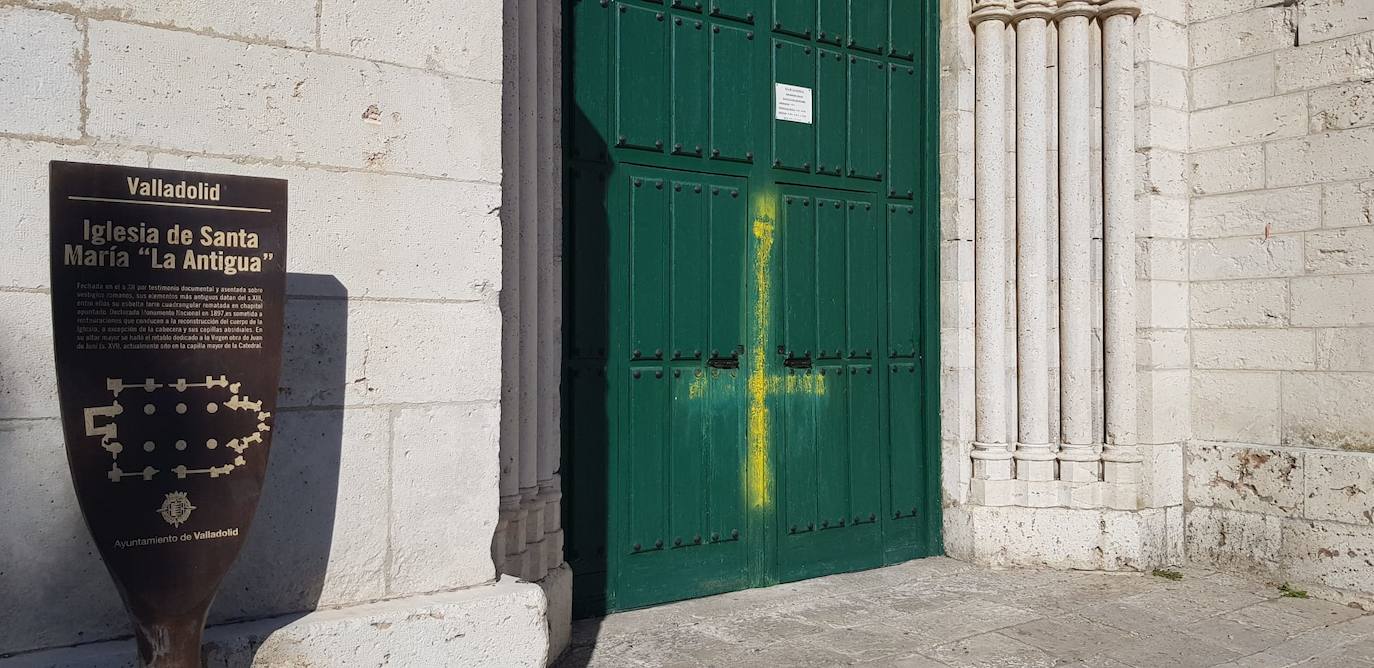 Acto vandálico en la puerta de la iglesia de La Antigua de Valladolid | El  Norte de Castilla
