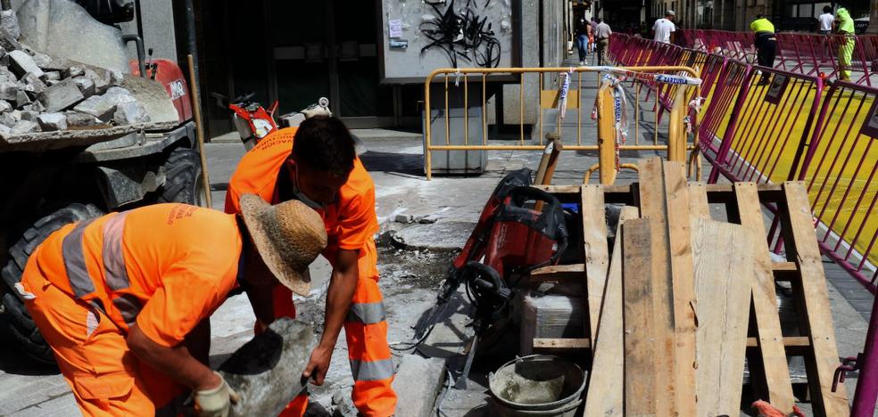 Estado del tráfico y carreteras en Valladolid: Último día de cortes de tráfico en la calle Ferrocarril por las obras de saneamiento - Vimarsana News