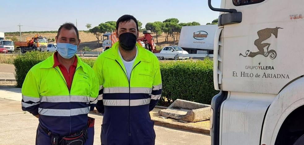 Los trabajadores que auxiliaron al camionero accidentado en Rueda: «No se rompía la luna, le sacamos como pudimos» - Vimarsana News
