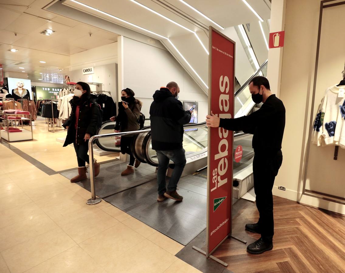 Fotos: Primer día de rebajas de invierno en Valladolid (2/2) | El Norte de  Castilla