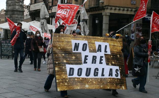 La perfumería Douglas cierra en Palencia y deja sin empleo a sus ocho  trabajadoras | El Norte de Castilla