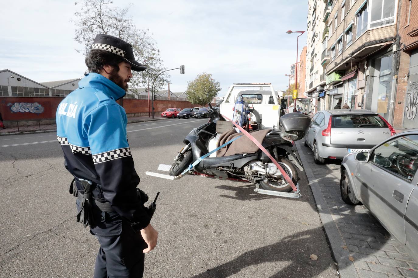 Herida grave una mujer al ser atropellada en la calle Muro de ...
