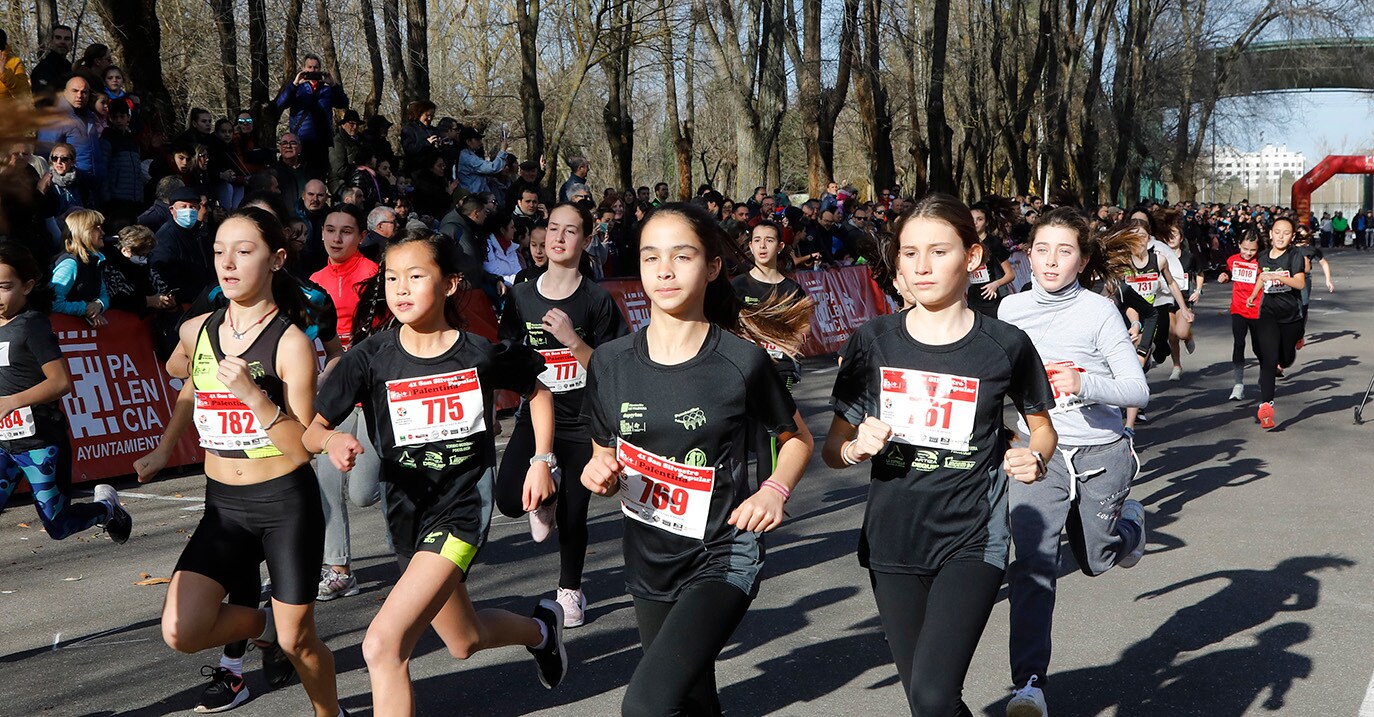 Fotos San Silvestre Infantil en los alrededores del Pabellón Municipal