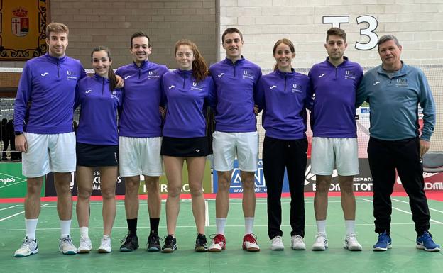 Badminton players from the University of Valladolid.