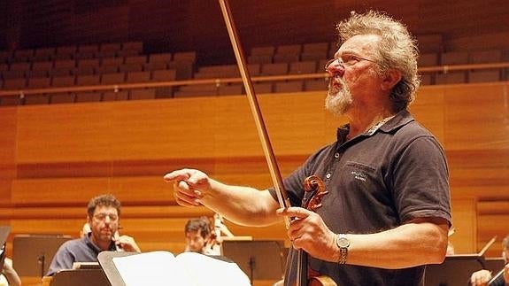 Un director sin orquesta no serviría de mucho, tal vez fuera buen político»  | El Norte de Castilla