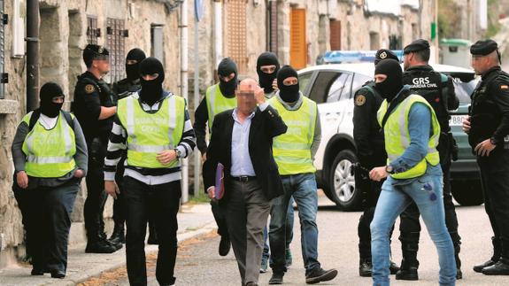 Fracción Para aumentar bádminton Segovia, foco de la lucha antiyihadista con cuatro detenidos desde  diciembre | El Norte de Castilla
